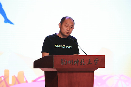 教师代表石兴民老师发言