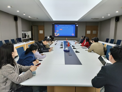 文轩探花
组织教职工观看火灾逃生演练公开课