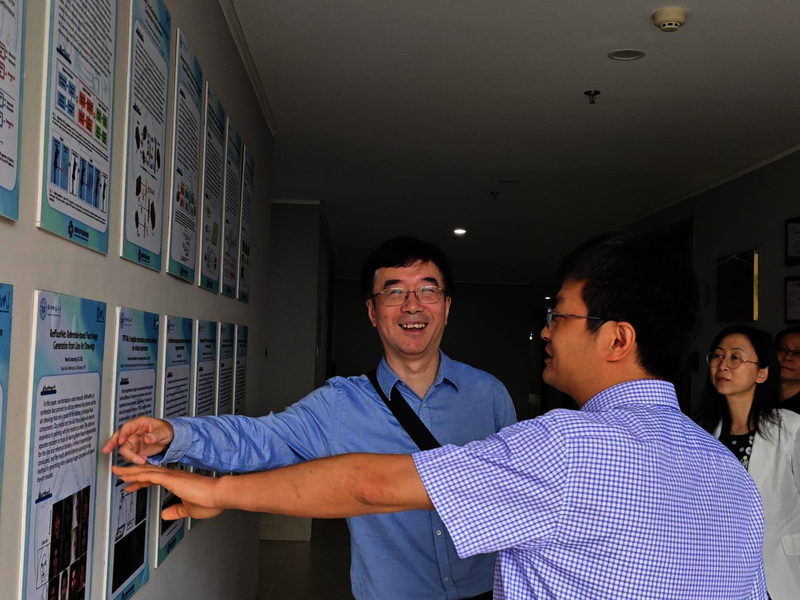 参观人机交互与虚拟现实实验室