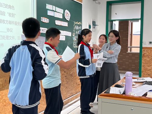 李好璐_compressed